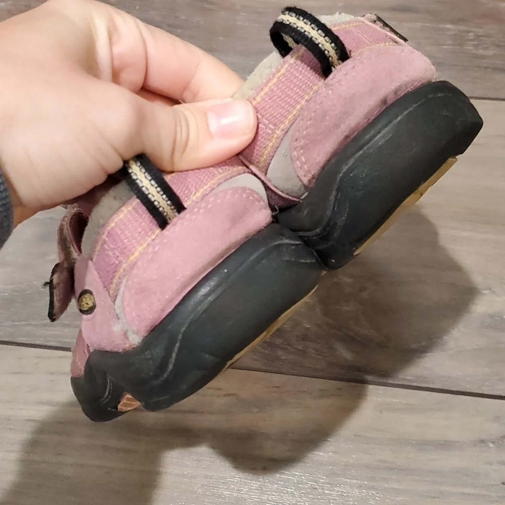 KEEN kids girl outdoor hiking shoes Sandals sz 8.5